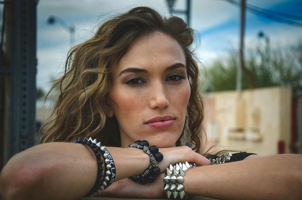 Mastering Casual Elegance: Stylish Ways to Wear British Tweed for Everyday Adventures